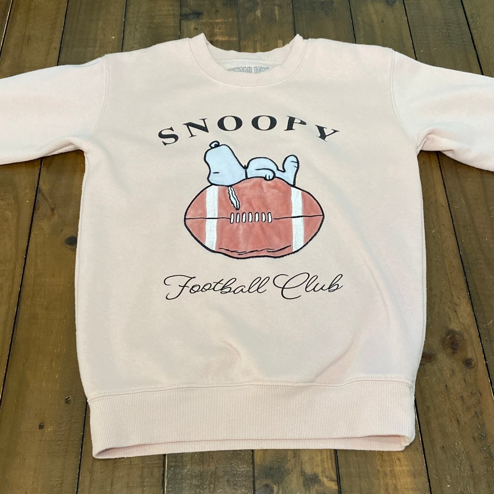 Peanuts Snoopy Football Club Pink Graphic Sweatshirt Crewneck XS RN150631